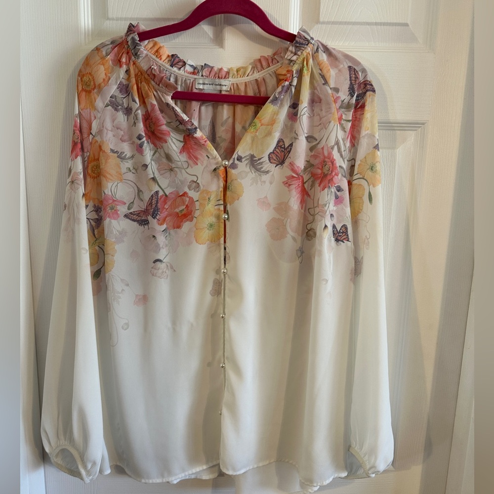Cupcakes & Cashmere Floral Blouse with Pearl Button Detail (1X)